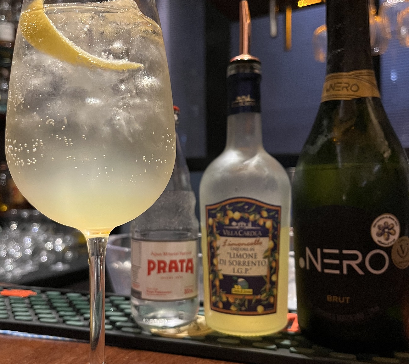 Conheça o Limoncello Spritz, o refrescante drinque que está em alta