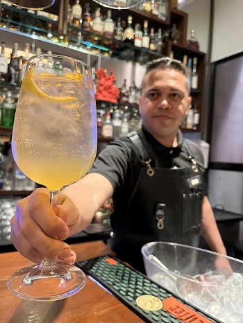 Conheça o Limoncello Spritz, o refrescante drinque que está em alta