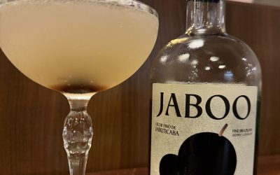 SABORES DO BRASIL: VENHA CONHECER O AVIADOR, UM NOVO DRINQUE COM DELICIOSO LICOR DE JABUTICABA